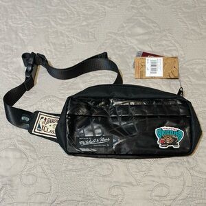 NWT - Mitchell & Ness Vancouver Grizzlies Black Waist Bag